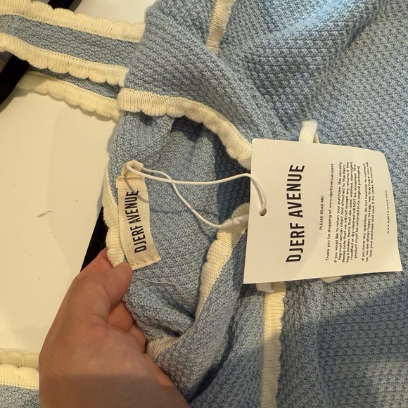 Djerf Avenue Cream and Blue Tie Front Tank Top - Picture 4 of 5